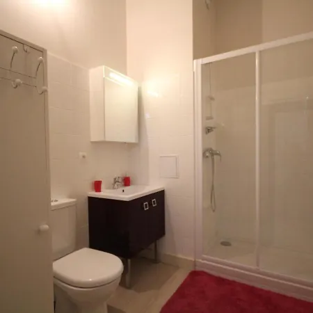 Grand 27m² Avec Balcon En Hyper Centre, Proche Thermes Et Commodites - Fr-1-608-139 *