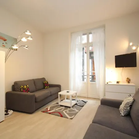 Grand 27m² Avec Balcon En Hyper Centre, Proche Thermes Et Commodites - Fr-1-608-139