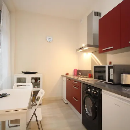 Grand 27m² Avec Balcon En Hyper Centre, Proche Thermes Et Commodites - Fr-1-608-139 *