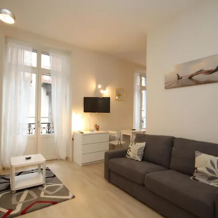 Apartment Grand 27m² Avec Balcon En Hyper Centre, Proche Thermes Et Commodites - Fr-1-608-139